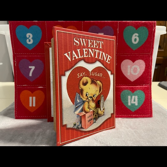 Vintage Valentine’s Day Retro Wind Up Music Box in A Book Shape NEW - Picture 4 of 8